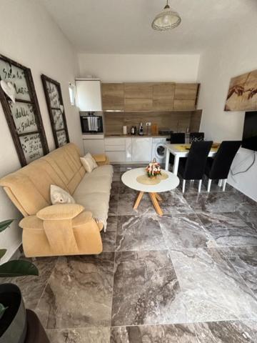 Macko, Apartmani Τίβατ Δωμάτιο φωτογραφία